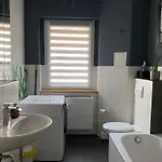 Job & Sleep Apartment *