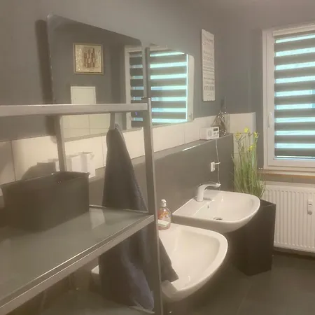 Job & Sleep Apartament *